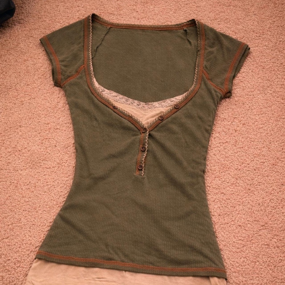 Y2K green & white layered top with lace trim